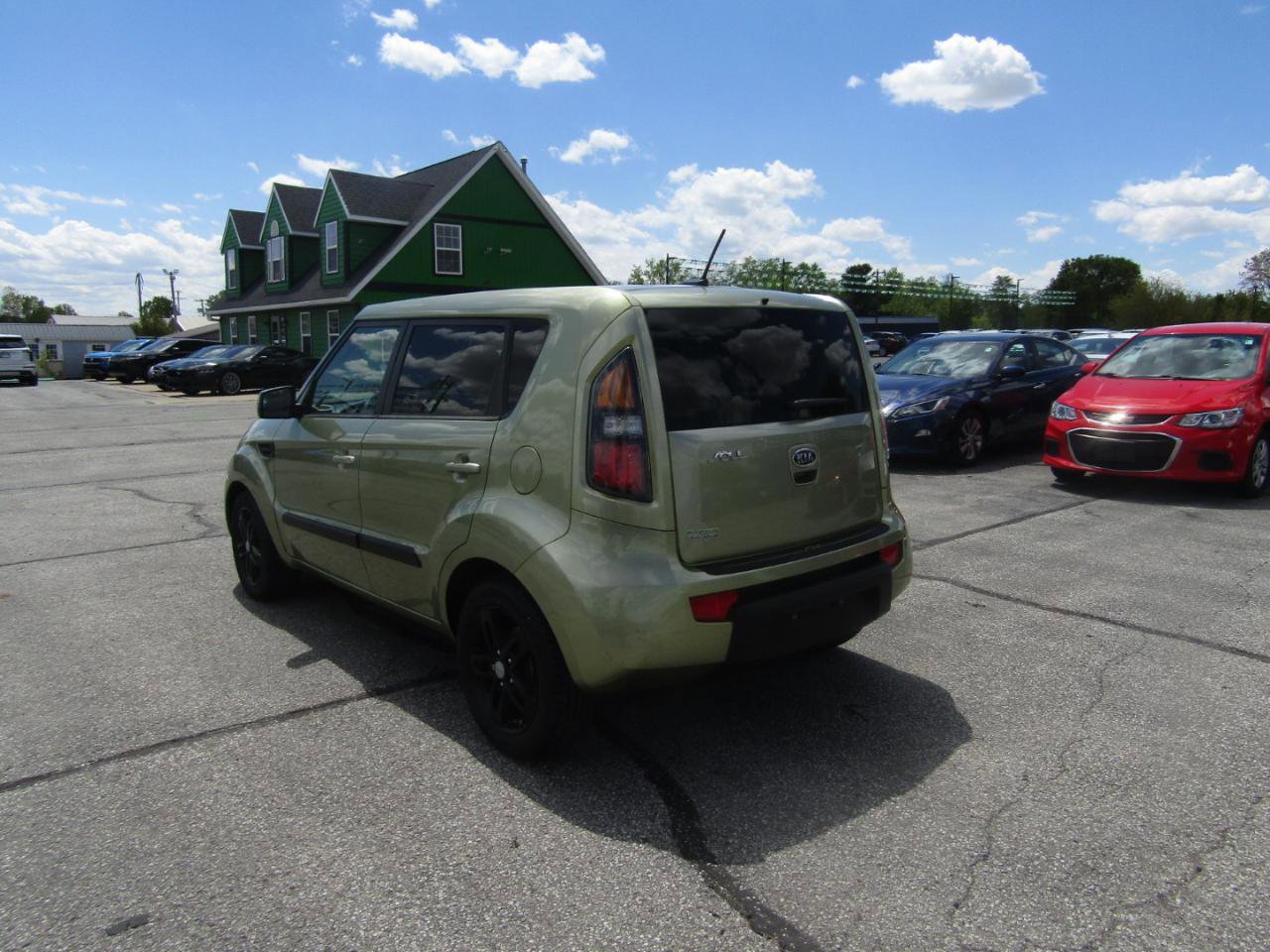 Used 2011 Kia Soul + w/ Audio Pkg FWD image 5