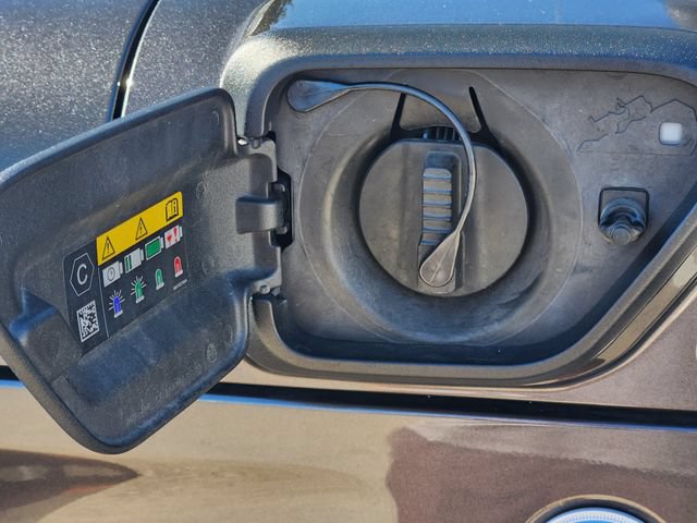 Used 2023 Jeep Wrangler Unlimited Sahara AWD/4WD image 16