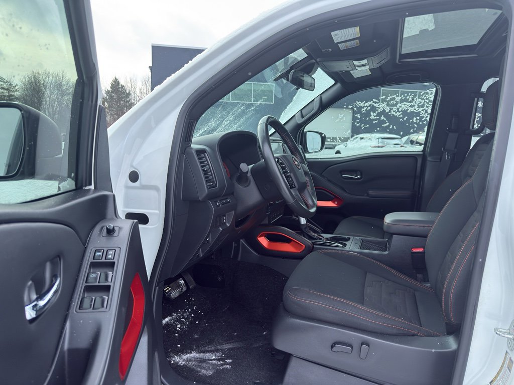 Used 2022 Nissan Frontier PRO-4X image 10