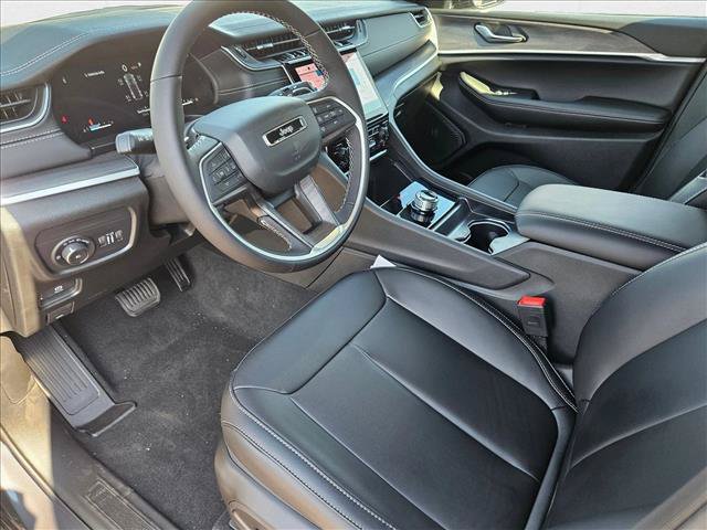 New 2025 Jeep Grand Cherokee Limited w/ Black Appearance Package RWD image 3