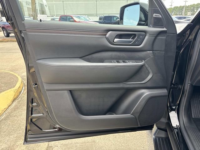 New 2026 Nissan Armada SL w/ Captain's Chari Seat Package image 11