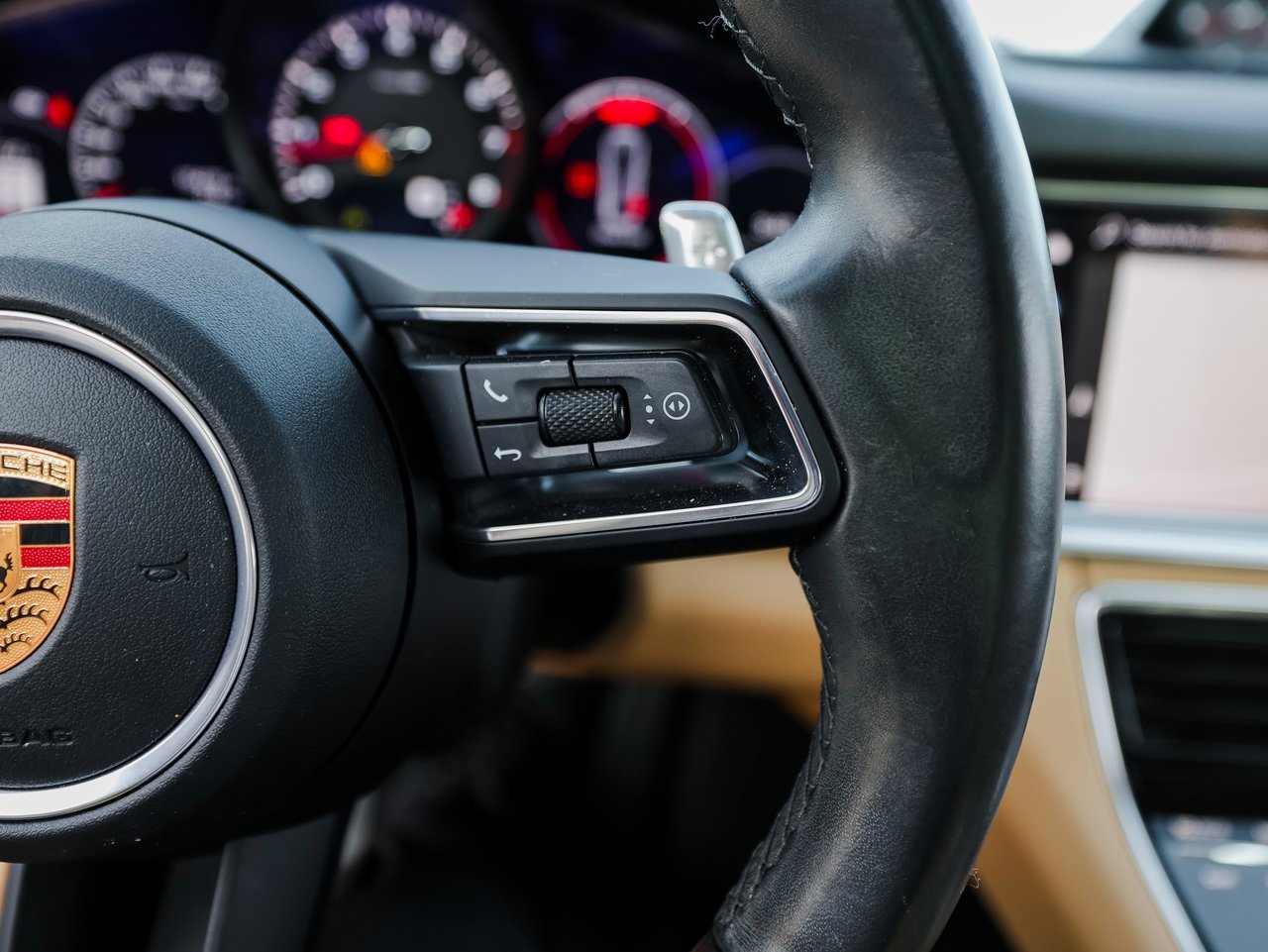 Certified 2023 Porsche Panamera Platinum Edition image 16