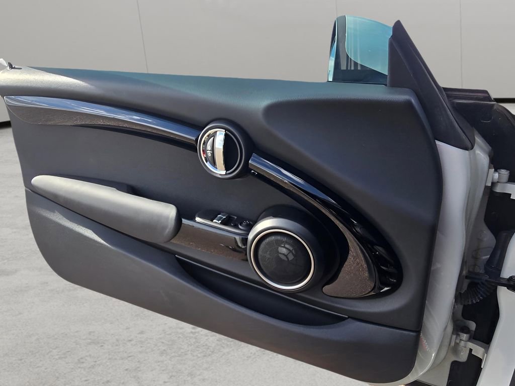 Used 2015 MINI Cooper S image 28