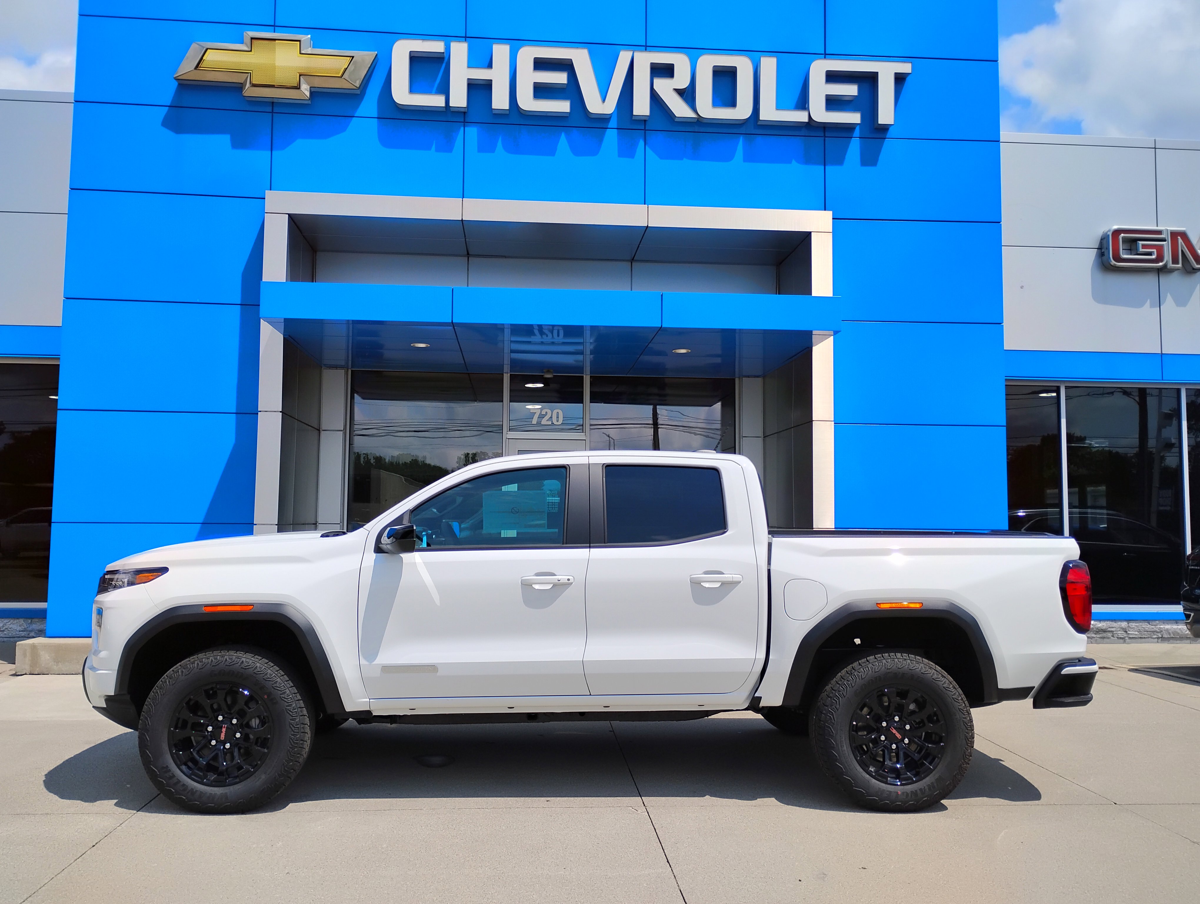 New 2026 GMC Canyon Elevation w/ Convenience Package image 20