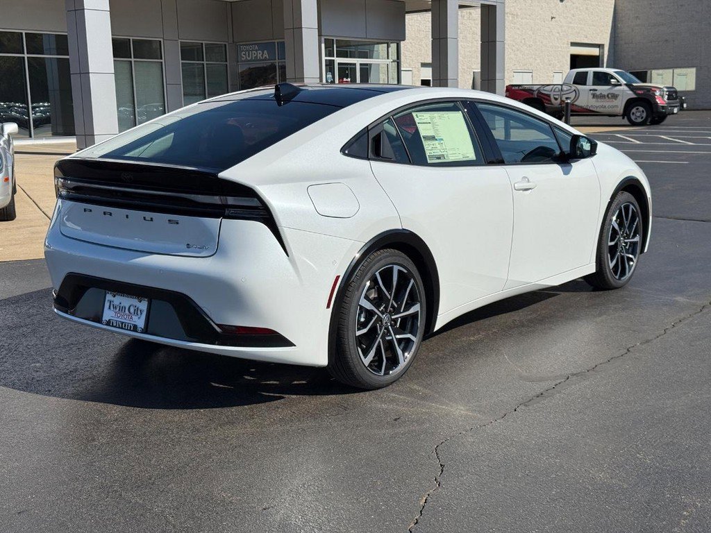 New 2026 Toyota Prius Plug-In Hybrid image 3