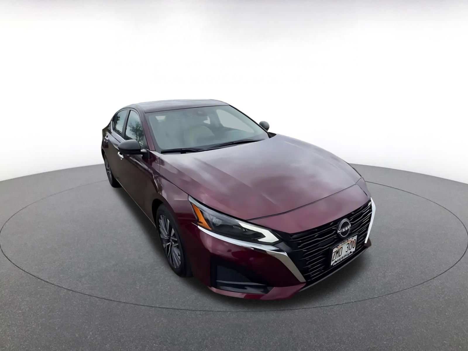 Used 2025 Nissan Altima 2.5 SV image 2