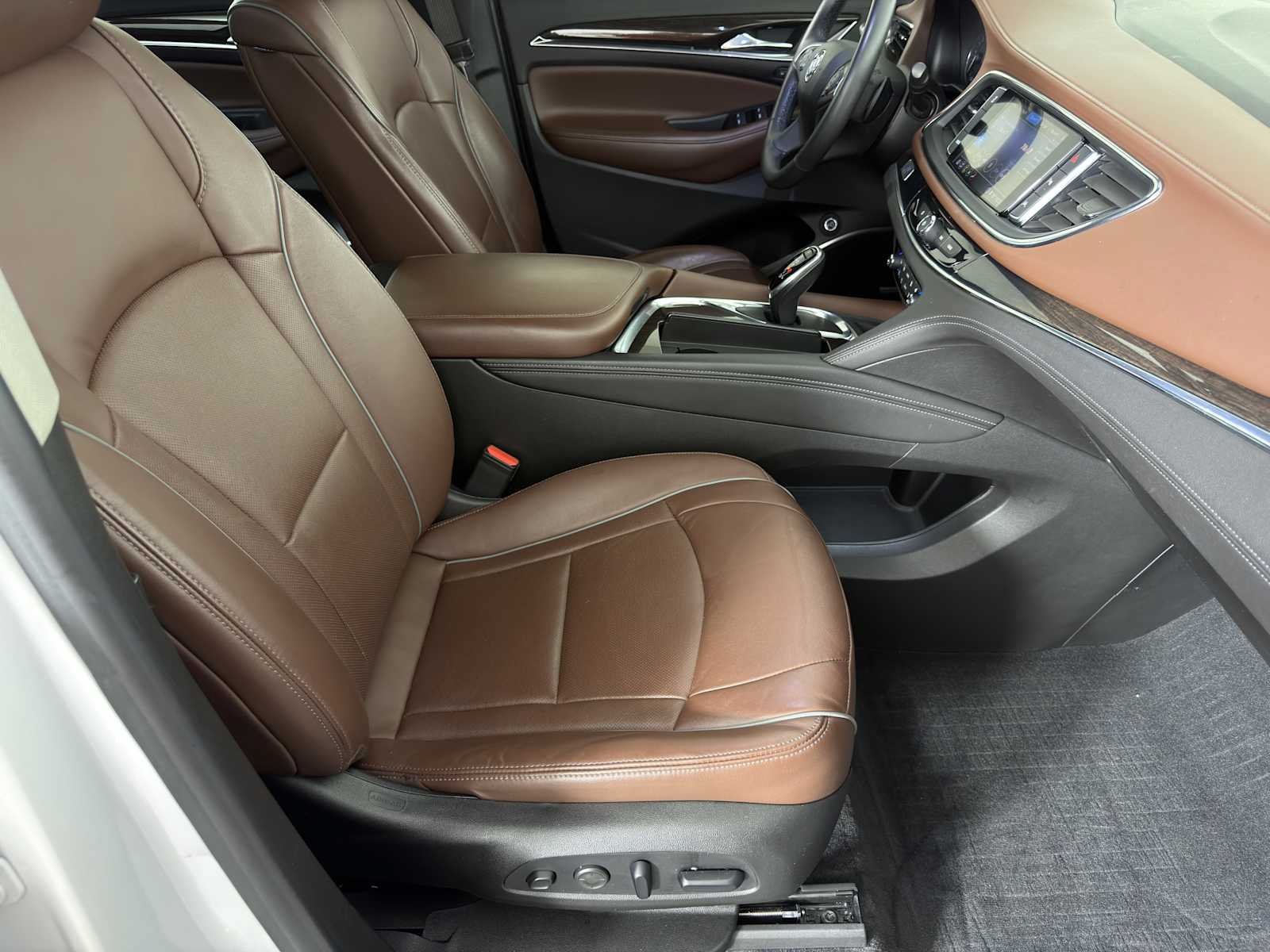 Used 2021 Buick Enclave Avenir w/ Avenir Technology Package FWD image 11