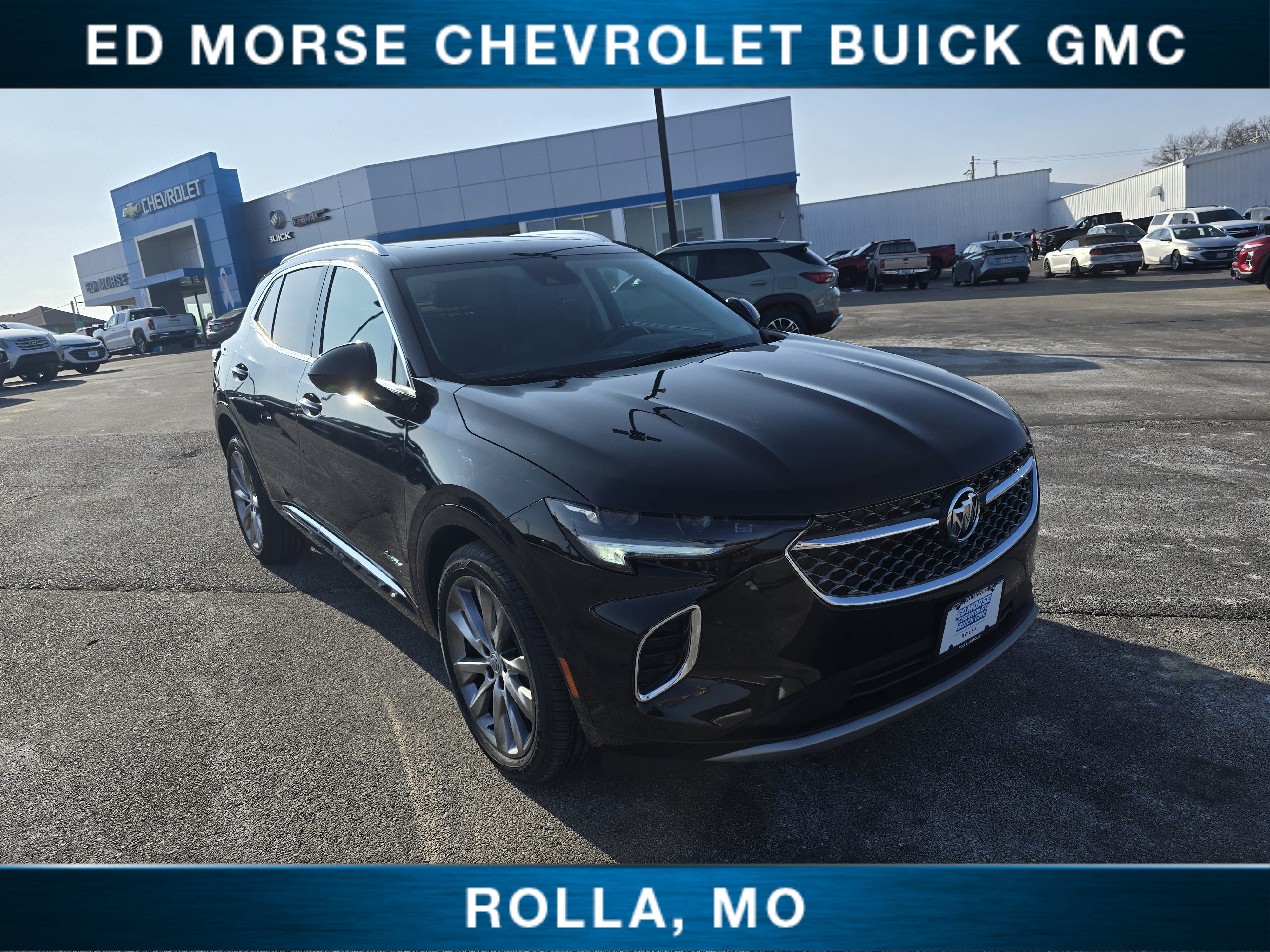 Used 2023 Buick Envision Avenir image 1