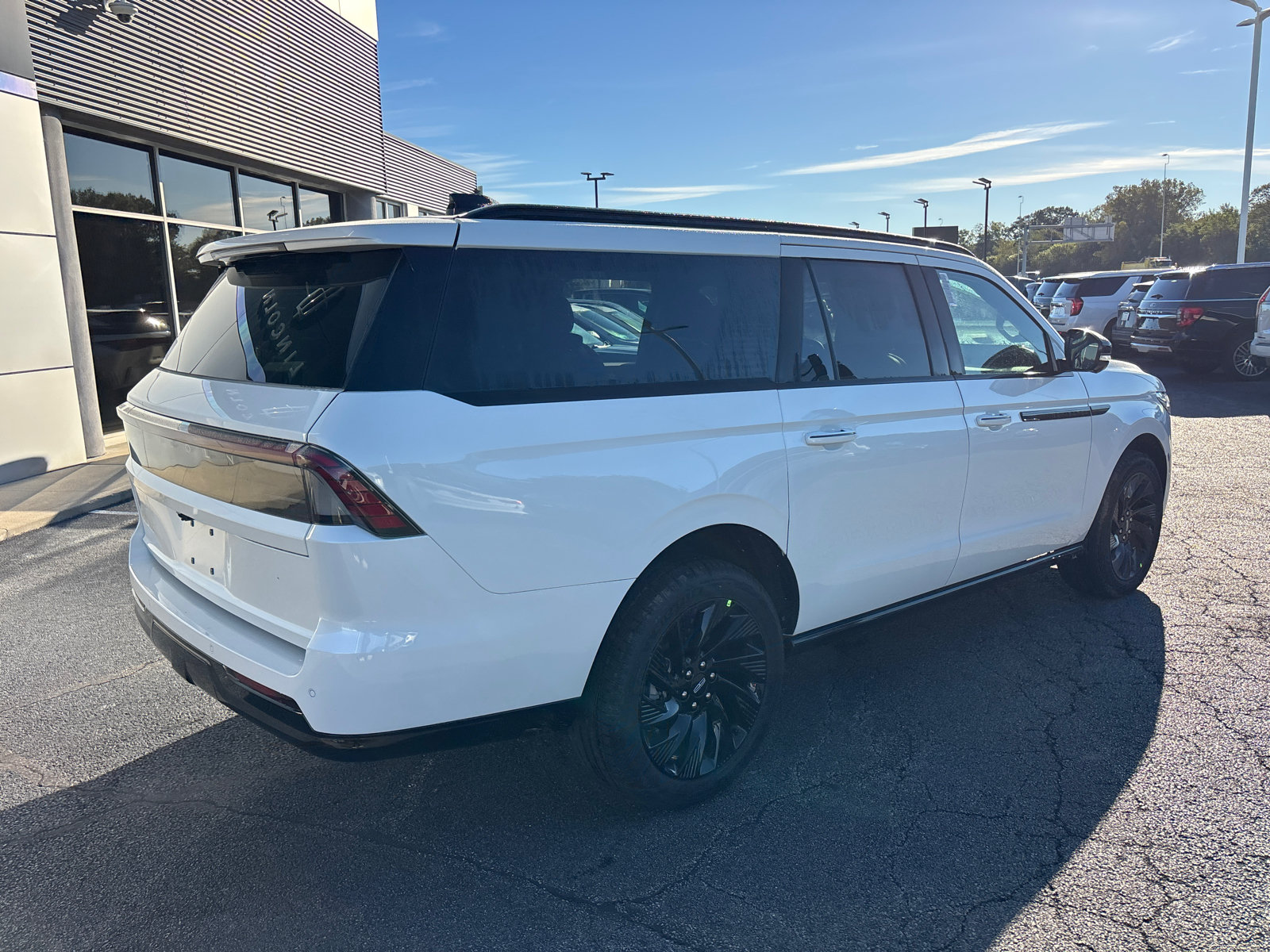 New 2027 Lincoln Navigator L Reserve w/ Jet Appearance Package AWD/4WD image 7