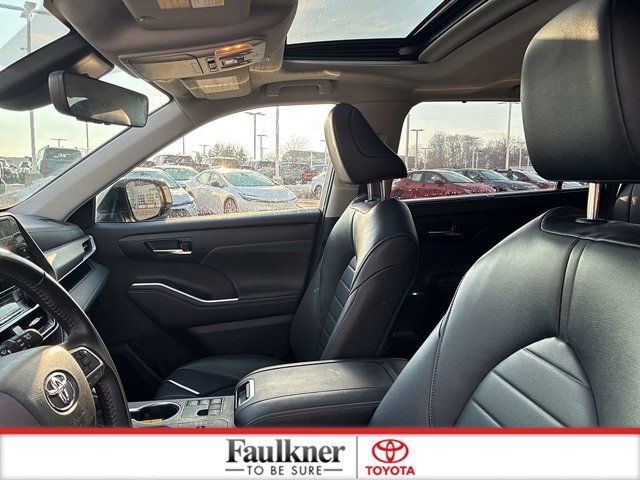 Used 2023 Toyota Highlander XLE image 27
