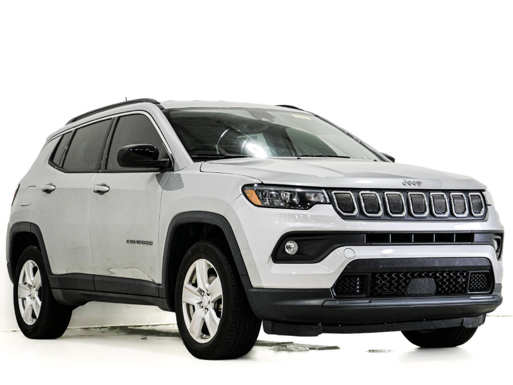 Used 2022 Jeep Compass Latitude w/ Convenience Group AWD/4WD image 1