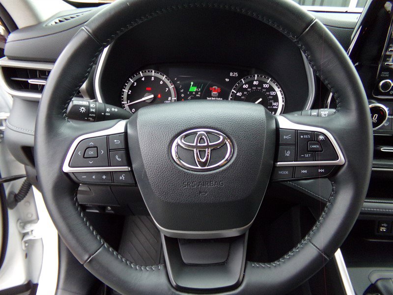 Used 2022 Toyota Highlander XLE image 50