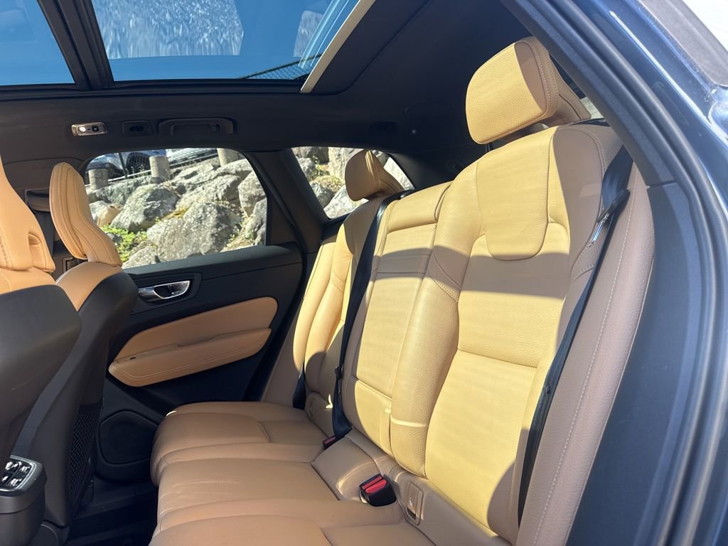 Used 2020 Volvo XC60 T5 Inscription w/ Protection Package Premier AWD/4WD image 21