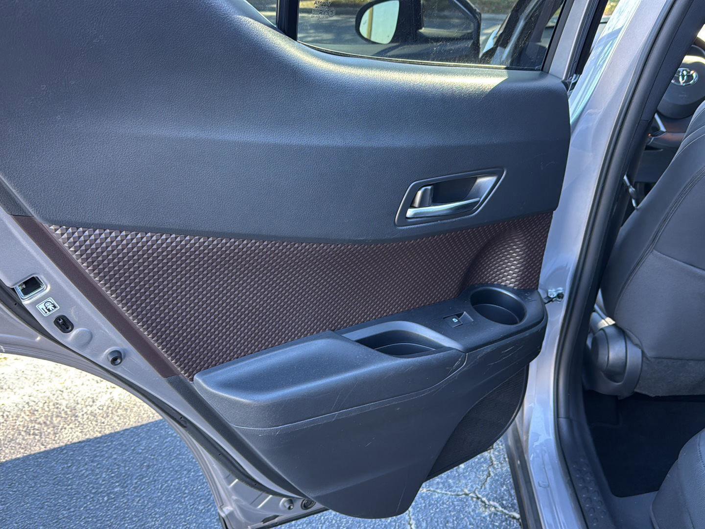 Used 2019 Toyota C-HR Limited image 15