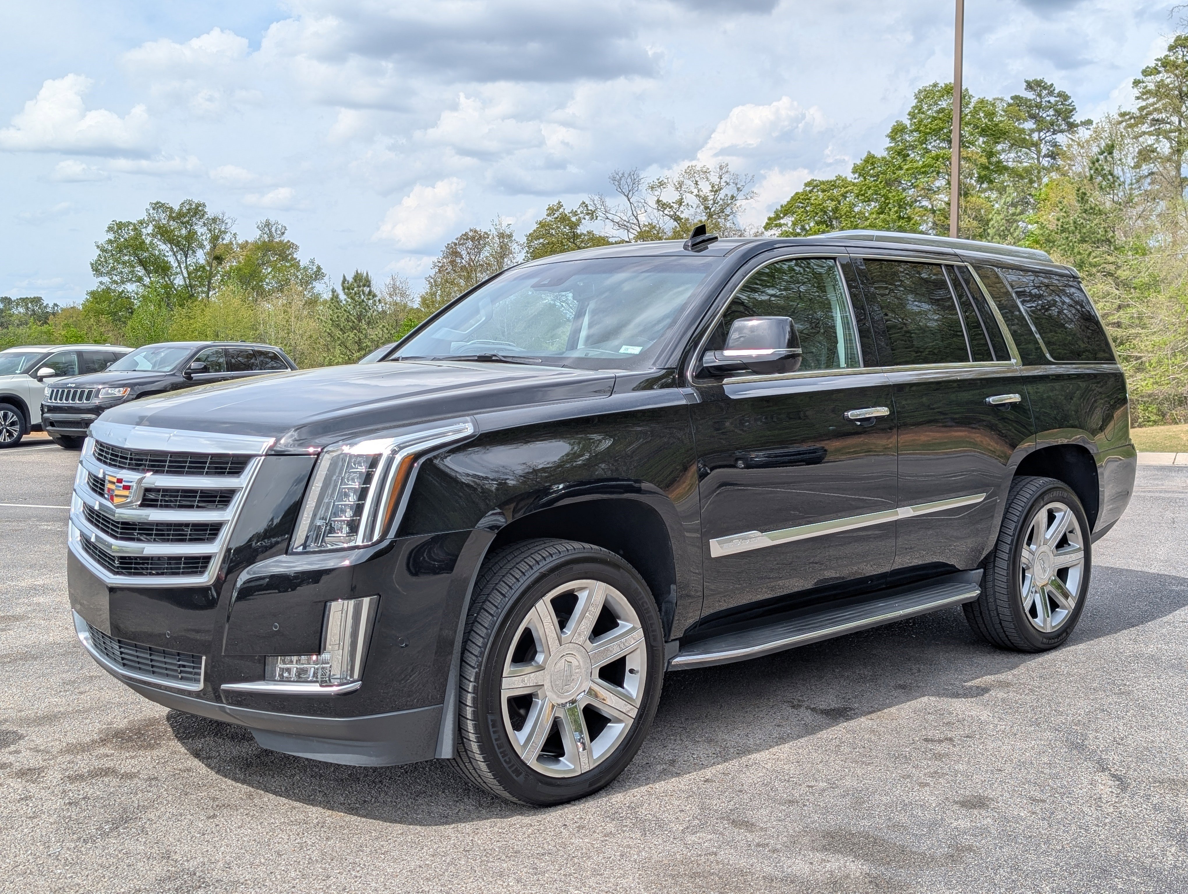 Used 2018 Cadillac Escalade Luxury image 5