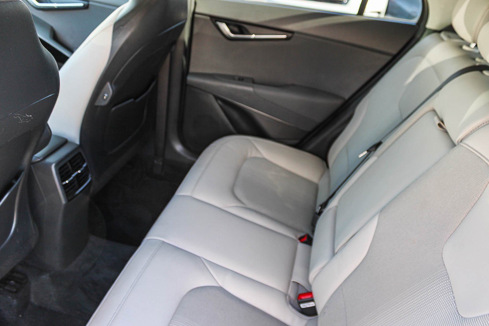 Used 2023 Kia Niro EX Touring image 19