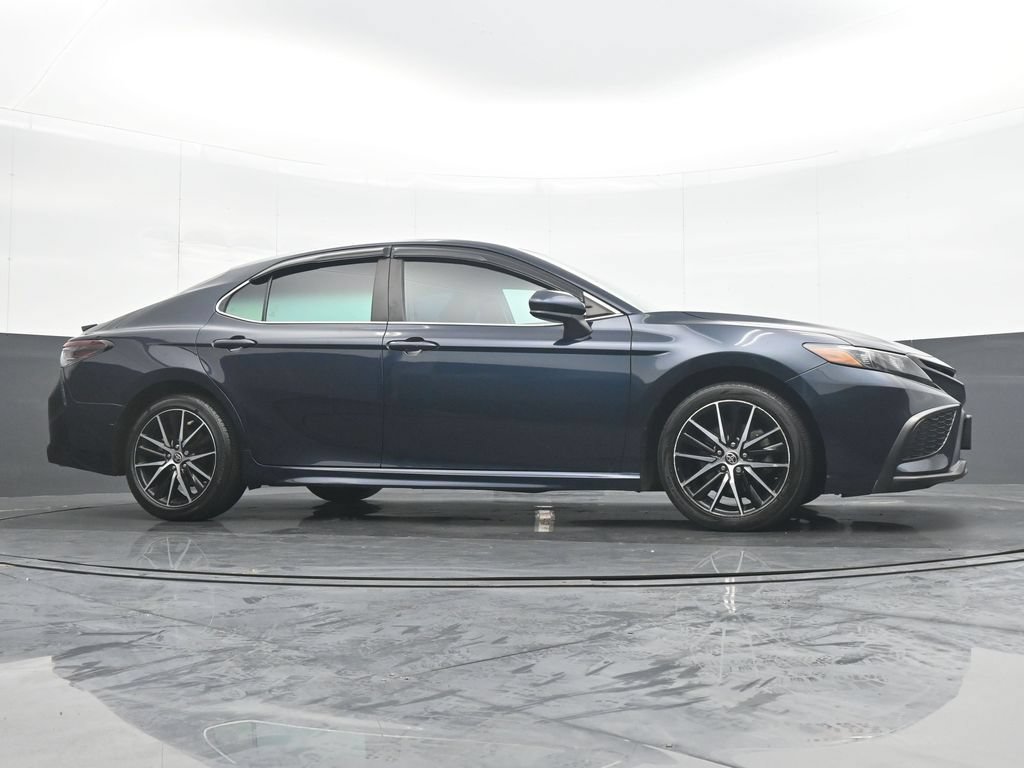 Used 2021 Toyota Camry SE FWD image 31