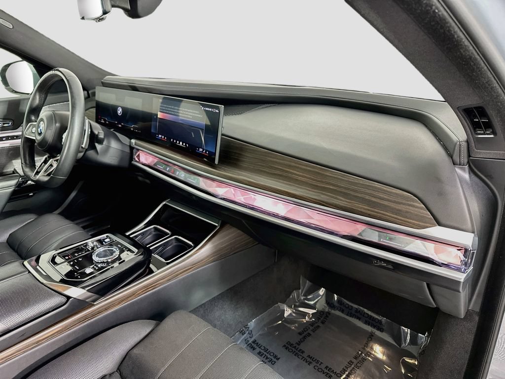 Used 2023 BMW 740i w/ Parking Assistance Package RWD image 30