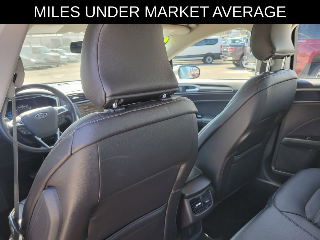 Used 2016 Ford Fusion SE w/ Equipment Group 202A image 12