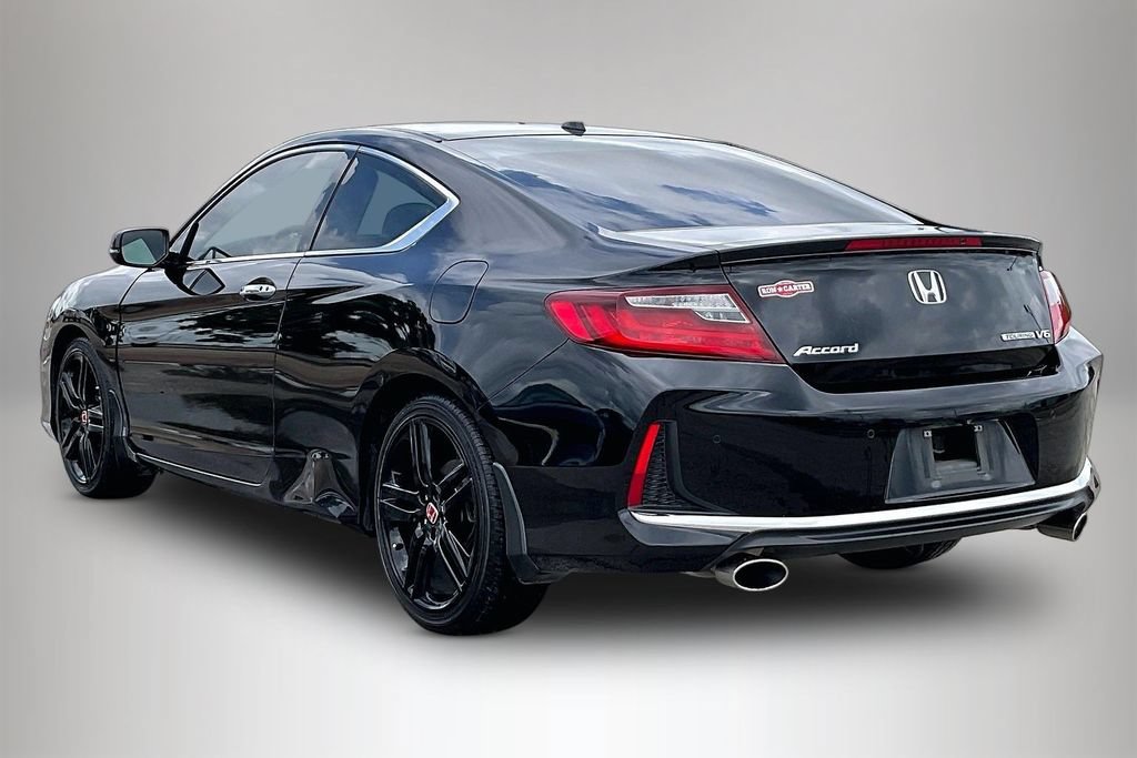 Used 2017 Honda Accord Touring image 4