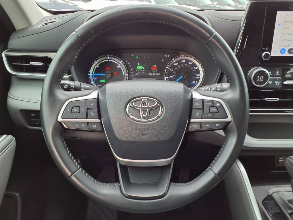 Used 2023 Toyota Highlander LE FWD image 31