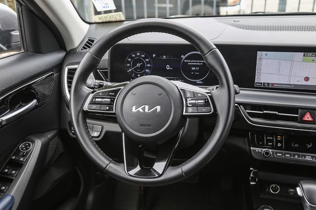 Used 2024 Kia Seltos S AWD/4WD image 16