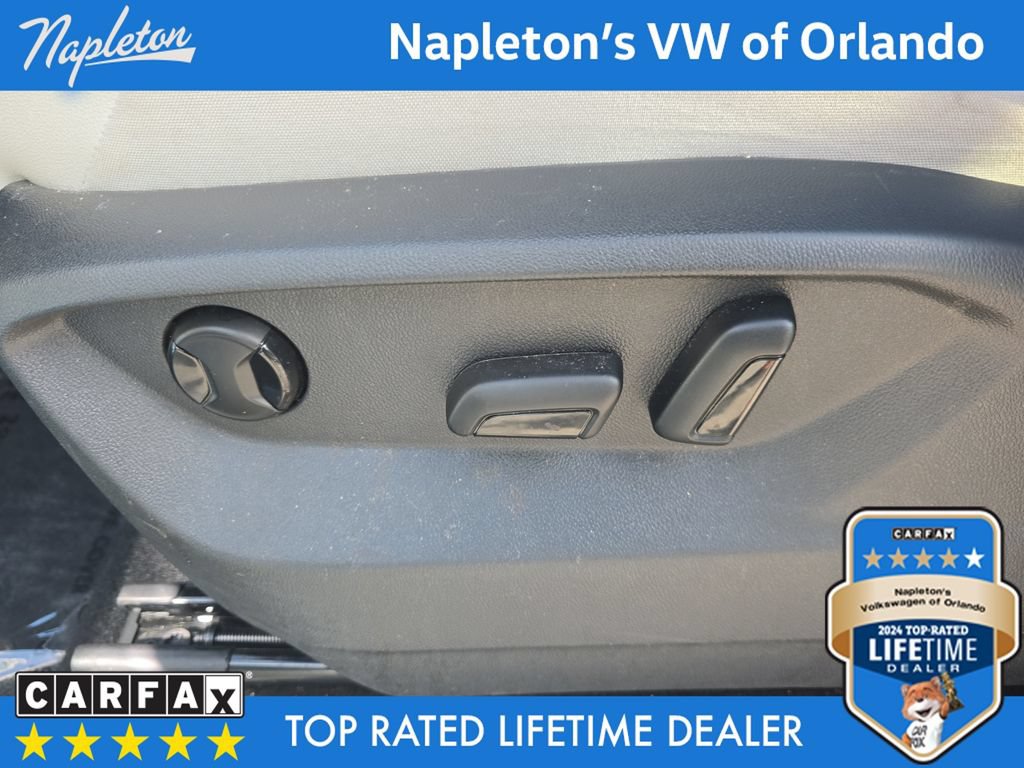 Used 2018 Volkswagen Tiguan SE w/ Panoramic Sunroof Package FWD image 24