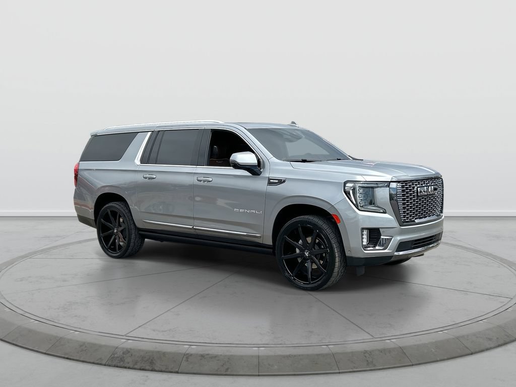 Used 2024 GMC Yukon XL Denali Ultimate AWD/4WD image 2