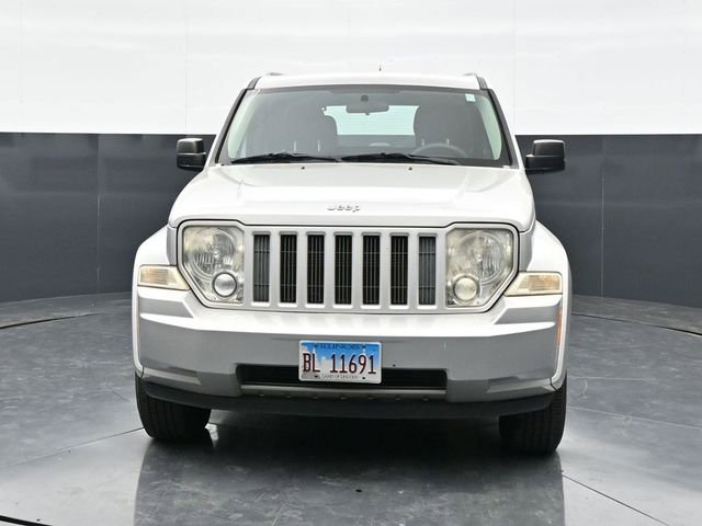 Used 2011 Jeep Liberty Sport AWD/4WD image 2