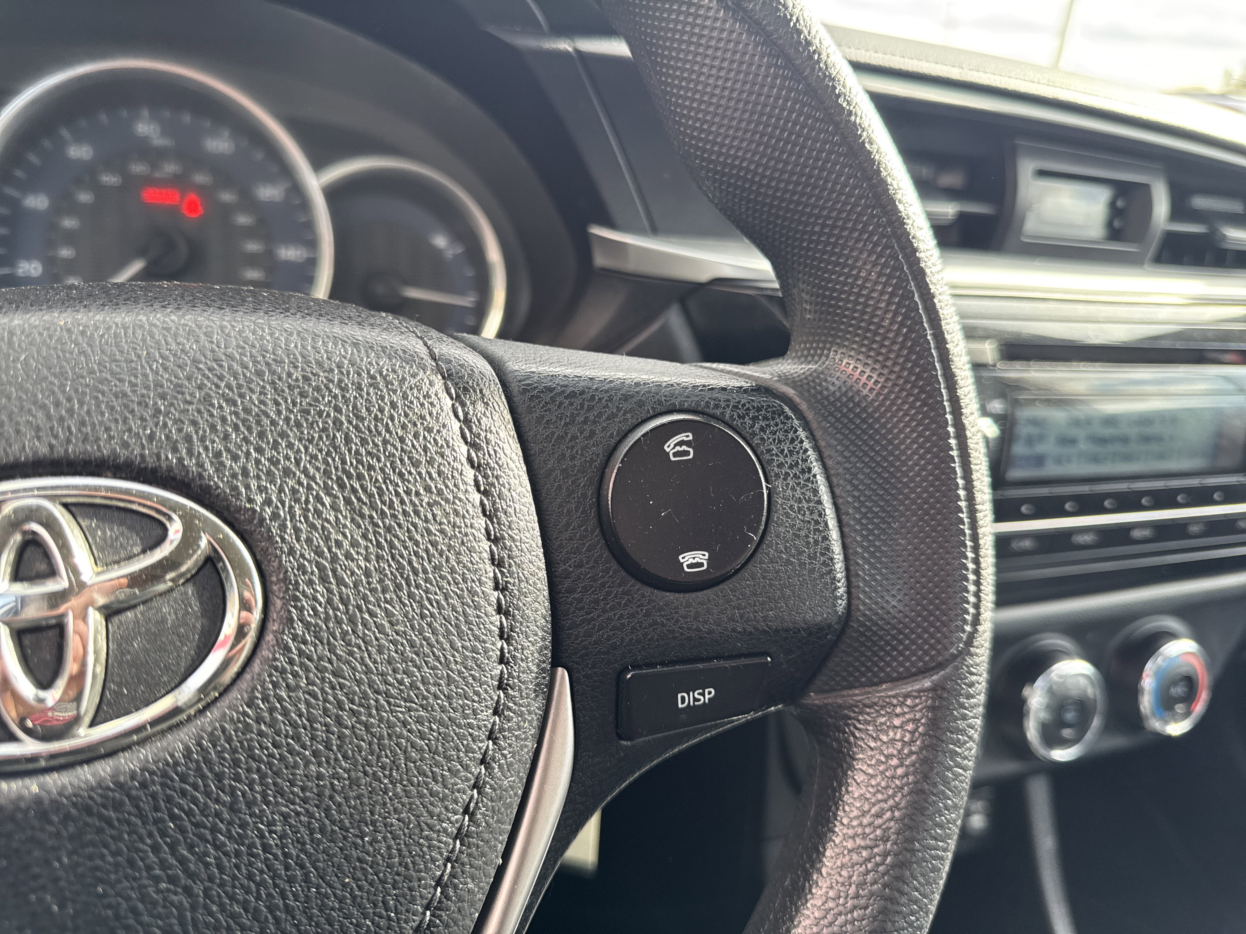 Used 2015 Toyota Corolla L FWD image 18