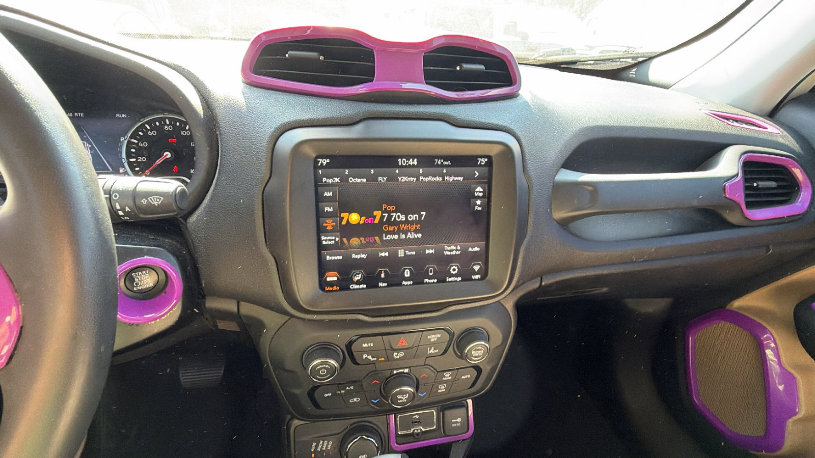 Used 2020 Jeep Renegade Latitude w/ UConnect 8.4 Nav Group AWD/4WD image 31