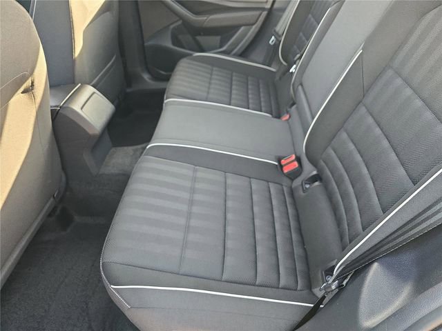 Used 2024 Volkswagen Jetta Sport image 9