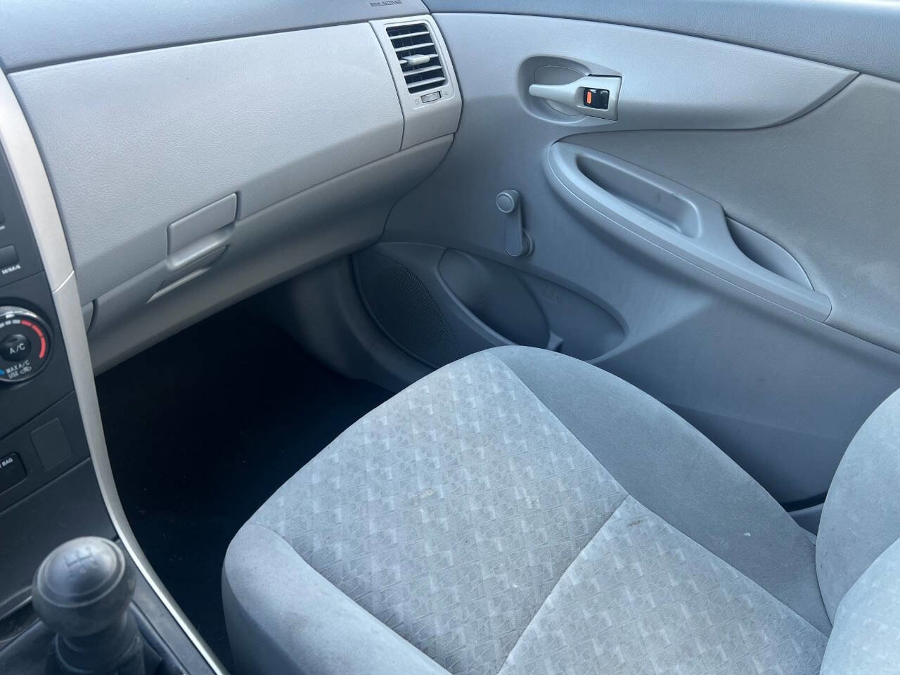 Used 2010 Toyota Corolla image 15