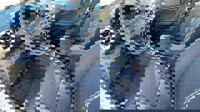 Used 2025 Hyundai Venue Limited image 9