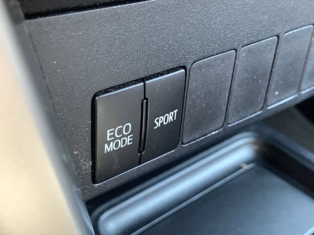 Used 2015 Toyota RAV4 XLE AWD/4WD image 28