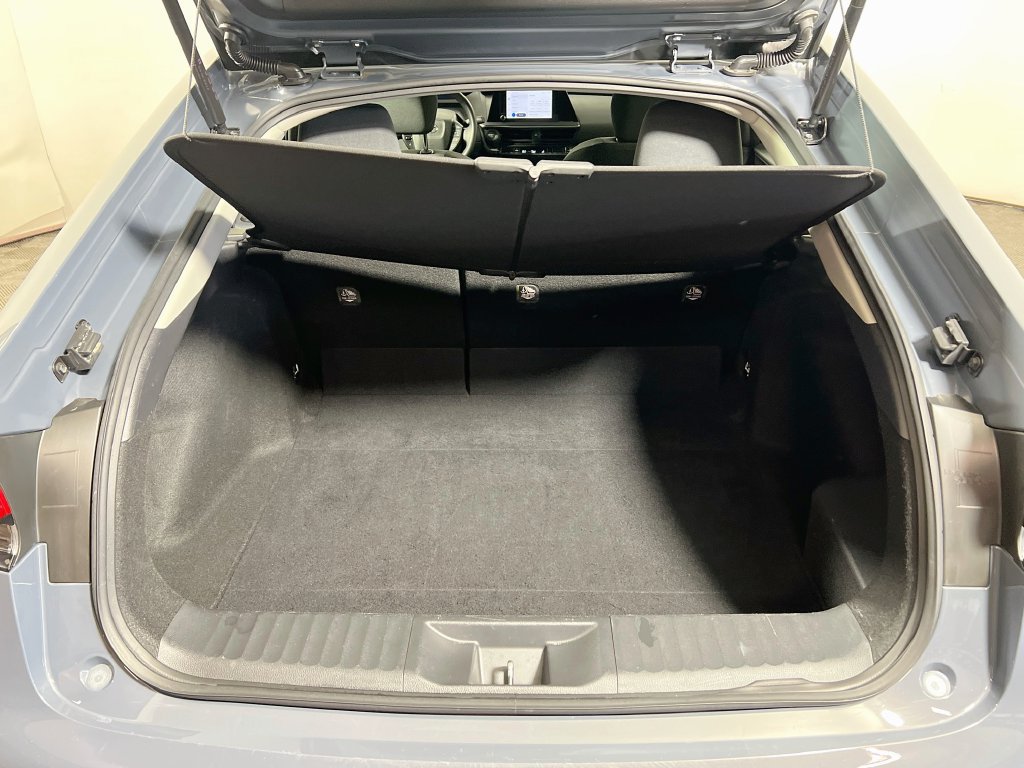 Certified 2025 Toyota Prius LE FWD image 22