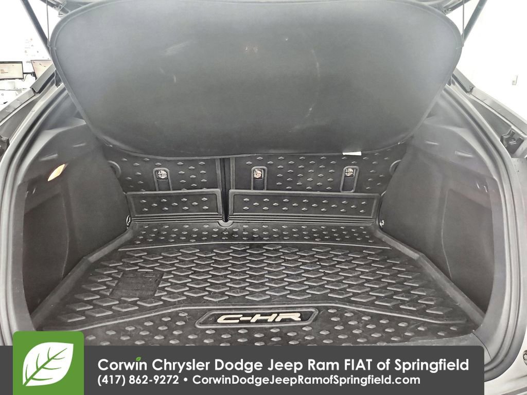 Used 2019 Toyota C-HR XLE FWD image 31