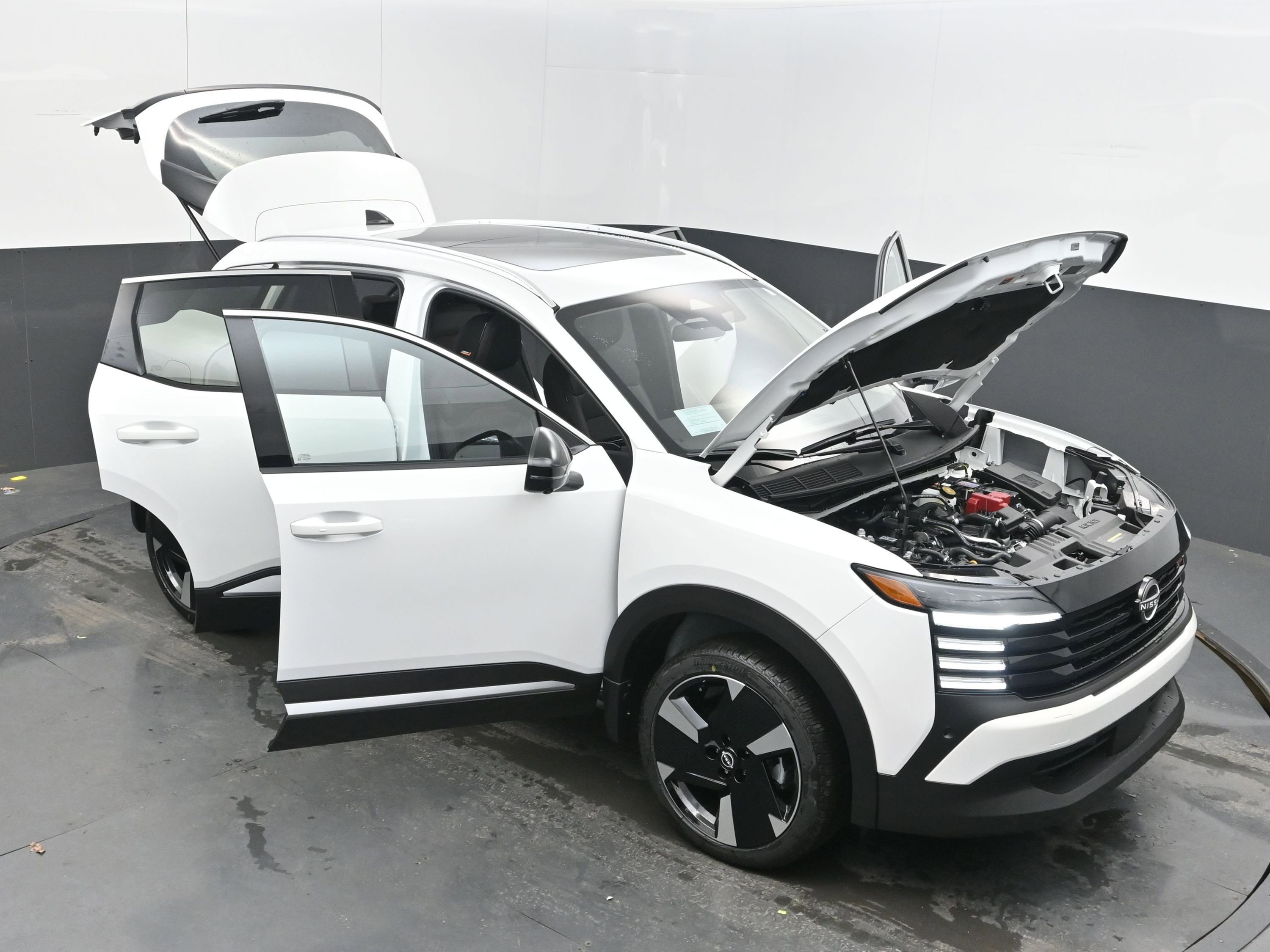 New 2026 Nissan Kicks SR w/ SR Premium Package image 39