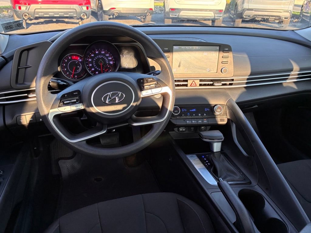 Used 2023 Hyundai Elantra SEL FWD image 27