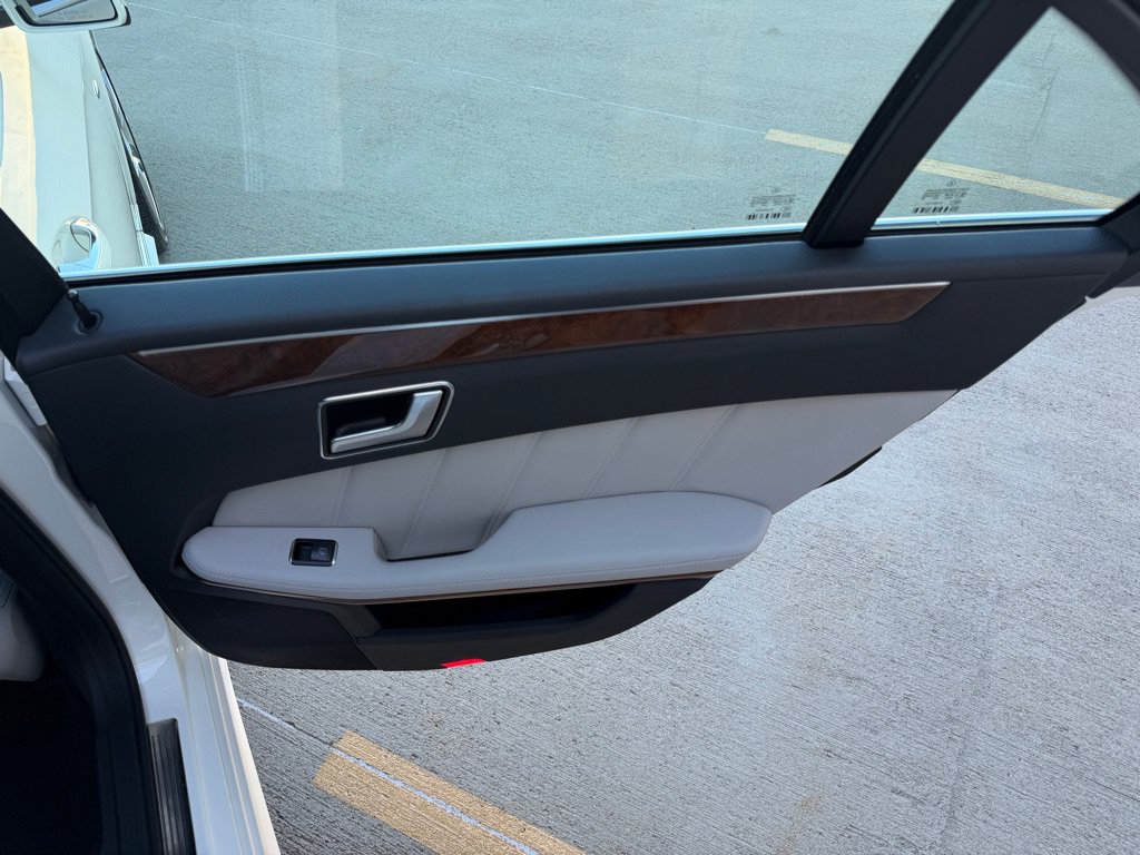Used 2012 Mercedes-Benz E 350 4MATIC Sedan image 20