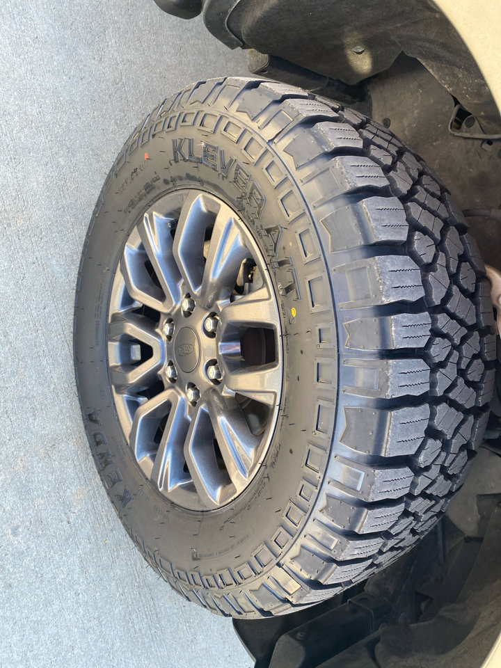Used 2019 Ford Ranger XLT w/ Equipment Group 302A Luxury image 12