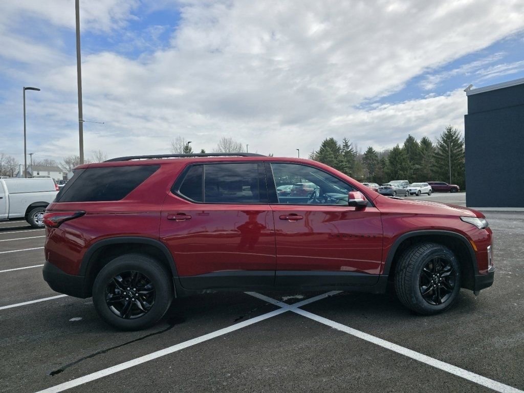 Used 2023 Chevrolet Traverse LT w/ Midnight/Sport Edition image 13