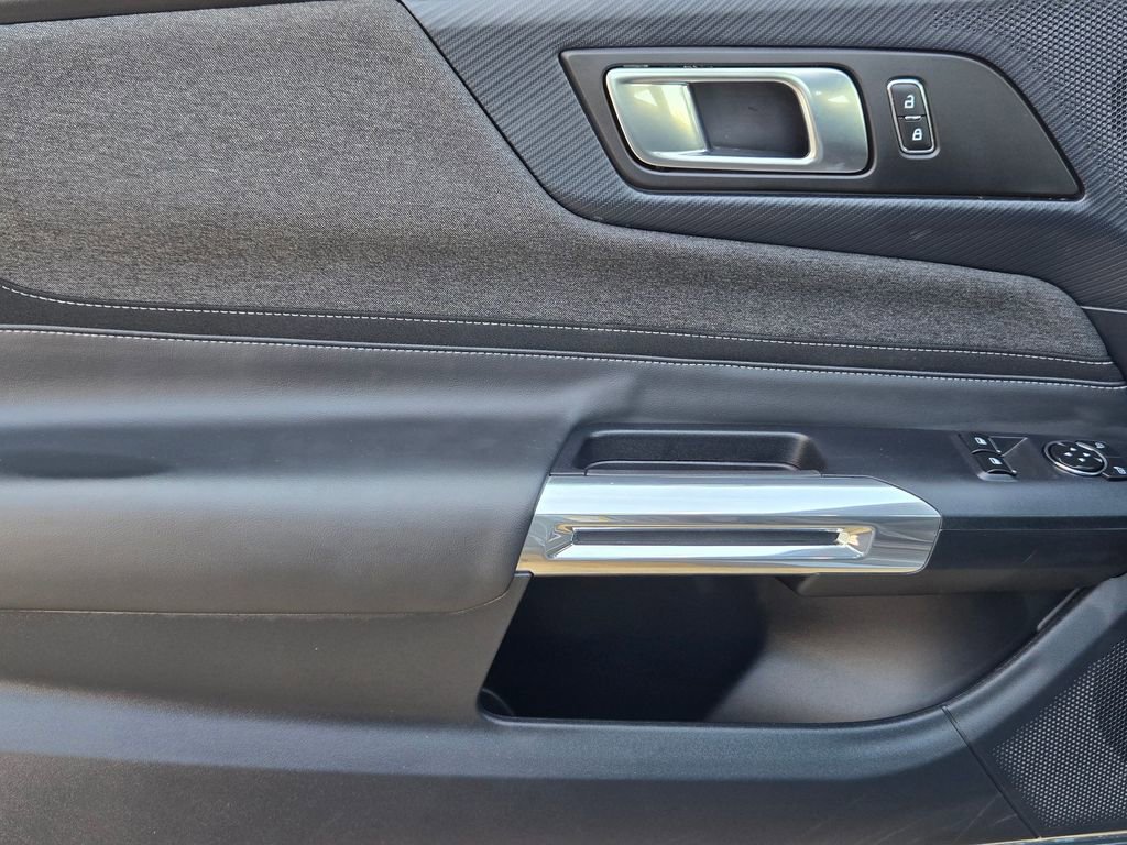 Used 2025 Ford Mustang EcoBoost image 11