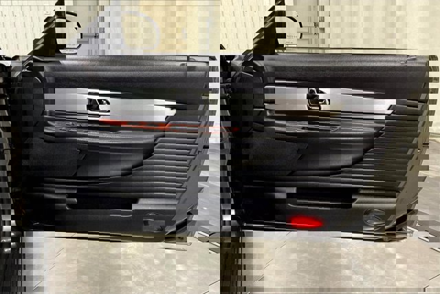 Used 2003 Ford Thunderbird image 23