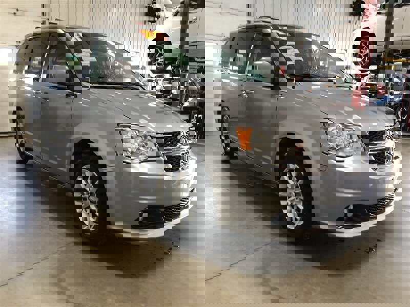 Used 2020 Dodge Grand Caravan SXT image 5