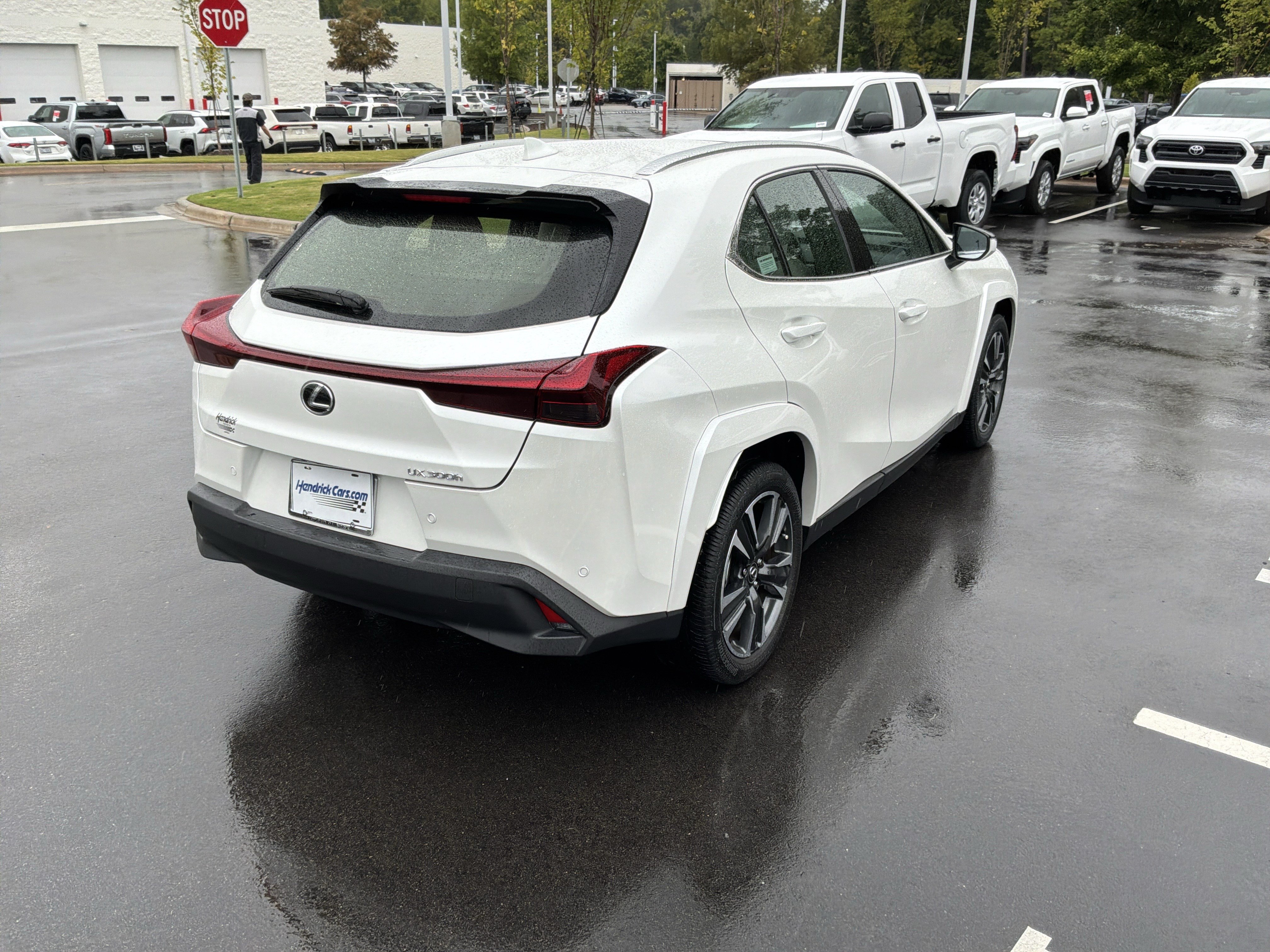 Used 2025 Lexus UX 300h FWD w/ Accessory Package (Z2) image 10