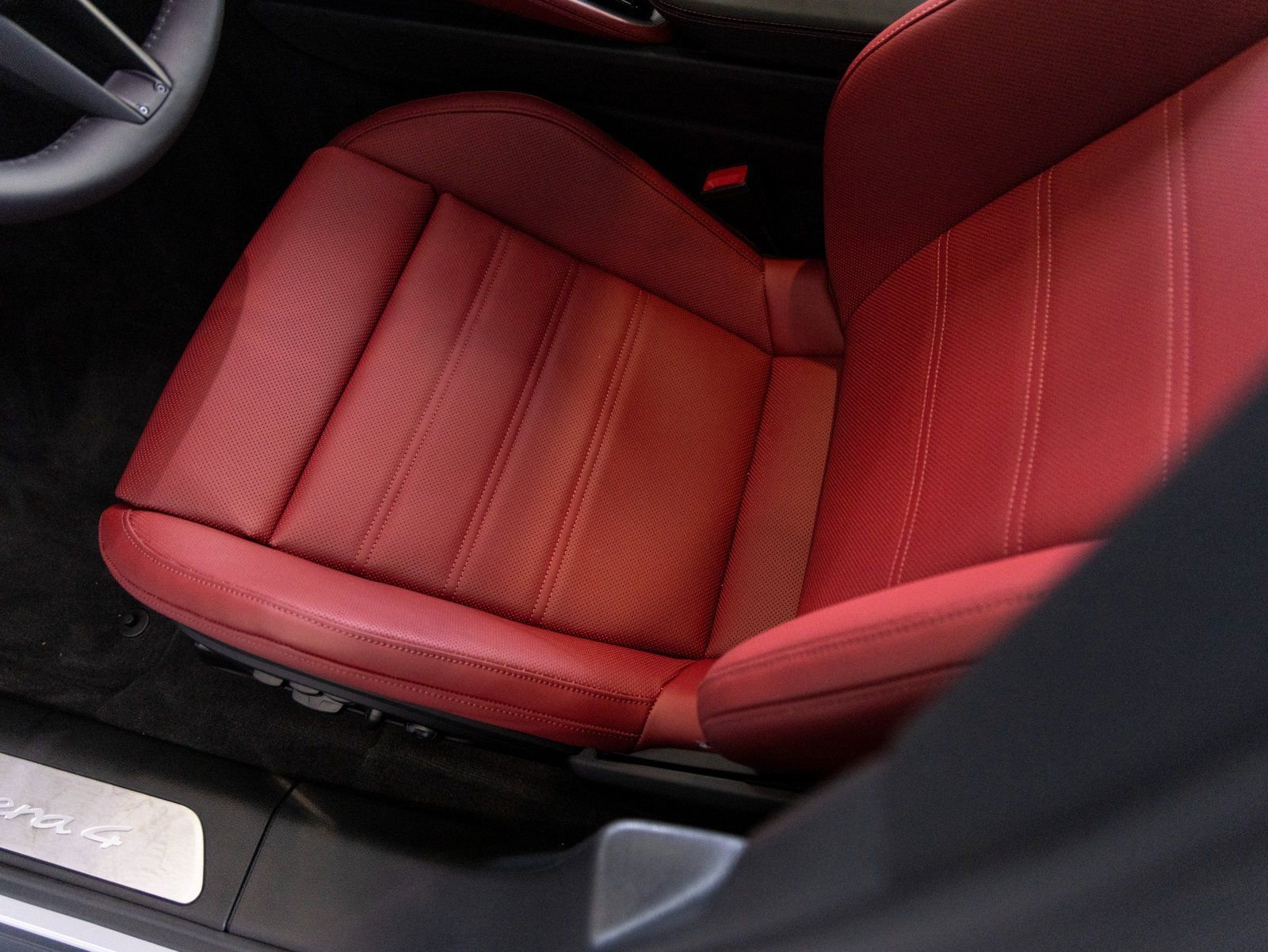 Used 2025 Porsche Panamera 4 image 22