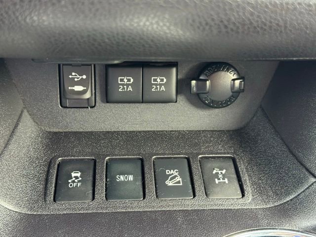Used 2018 Toyota Highlander Limited AWD/4WD image 33