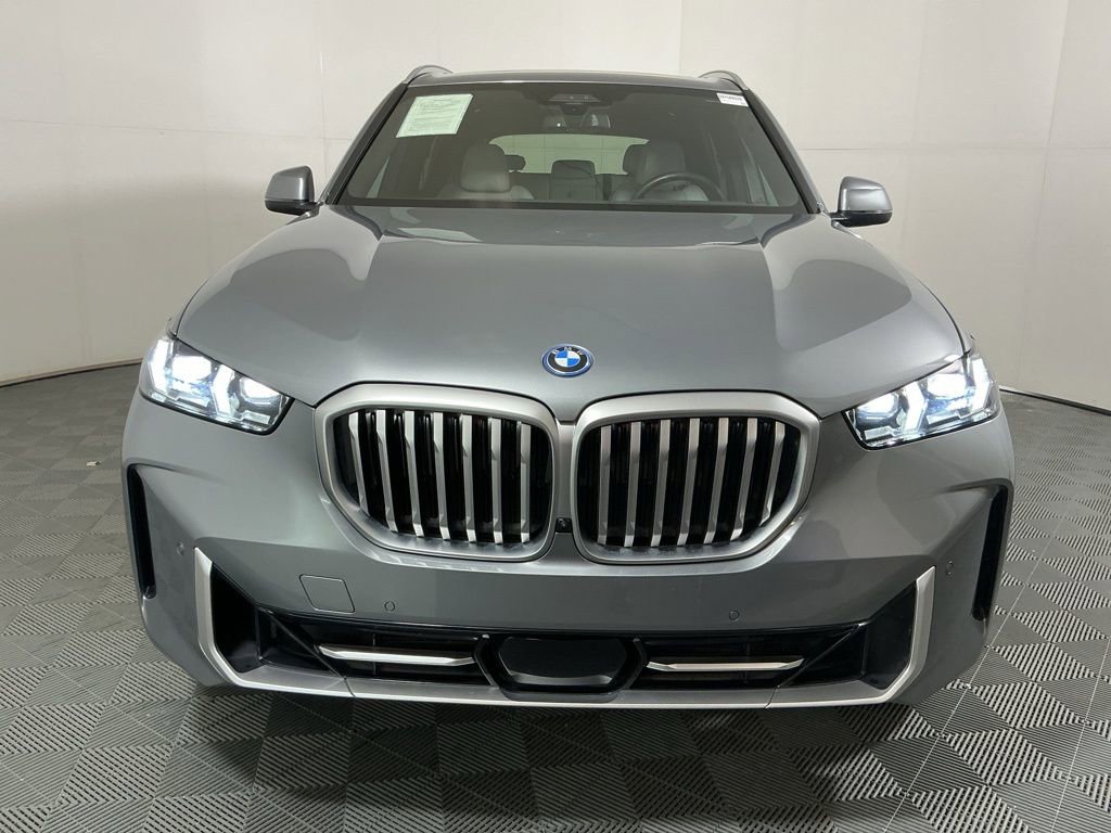 Certified 2025 BMW X5 xDrive50e AWD/4WD image 3