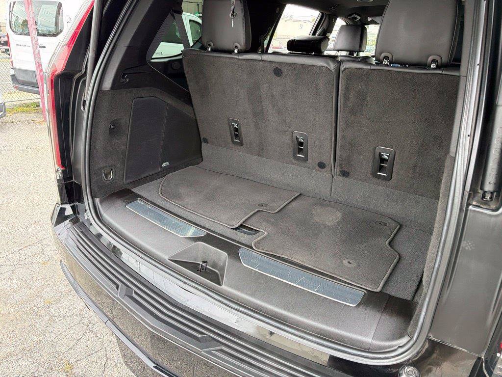 Used 2023 Cadillac Escalade Luxury AWD/4WD image 12